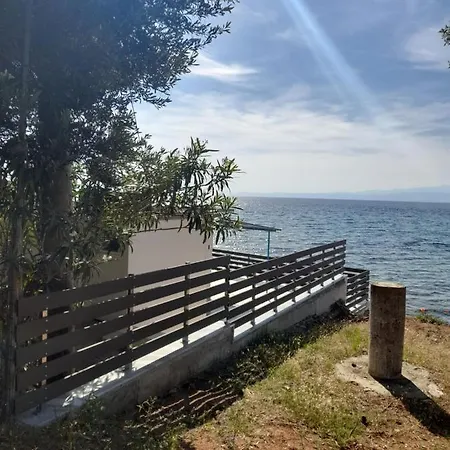 Navy House Скала-Каллирахис